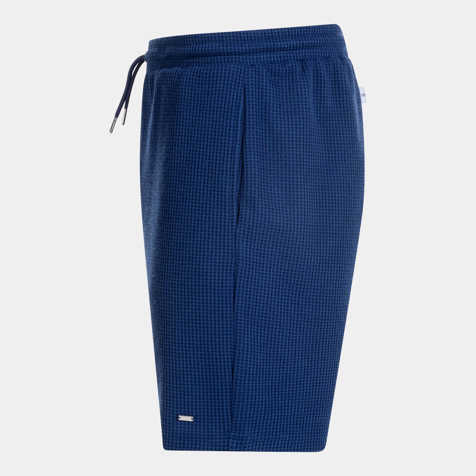 Bermuda shorts man Mimetic