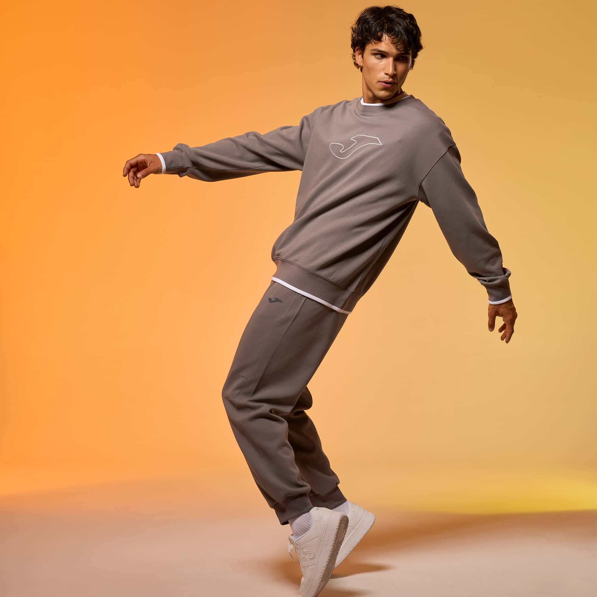 Sweatshirt man Step