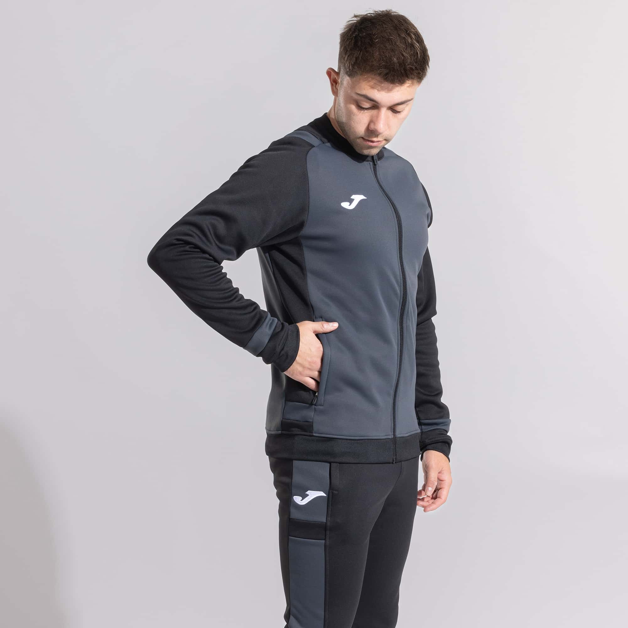 Tracksuit man Lider