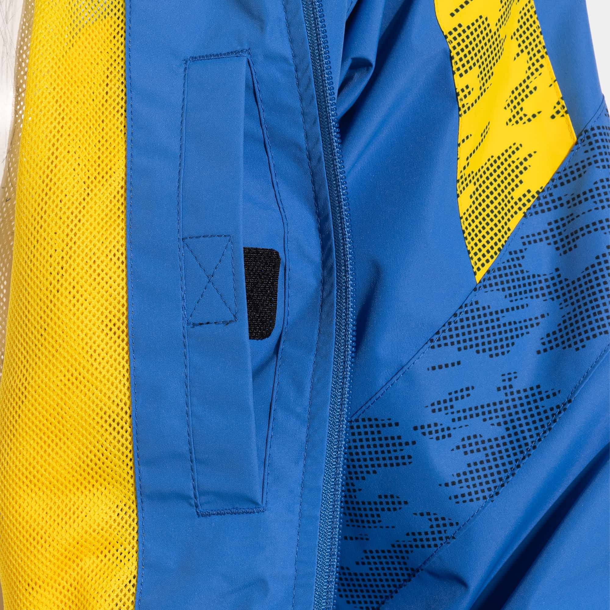 Rainjacket man Champions VIII 