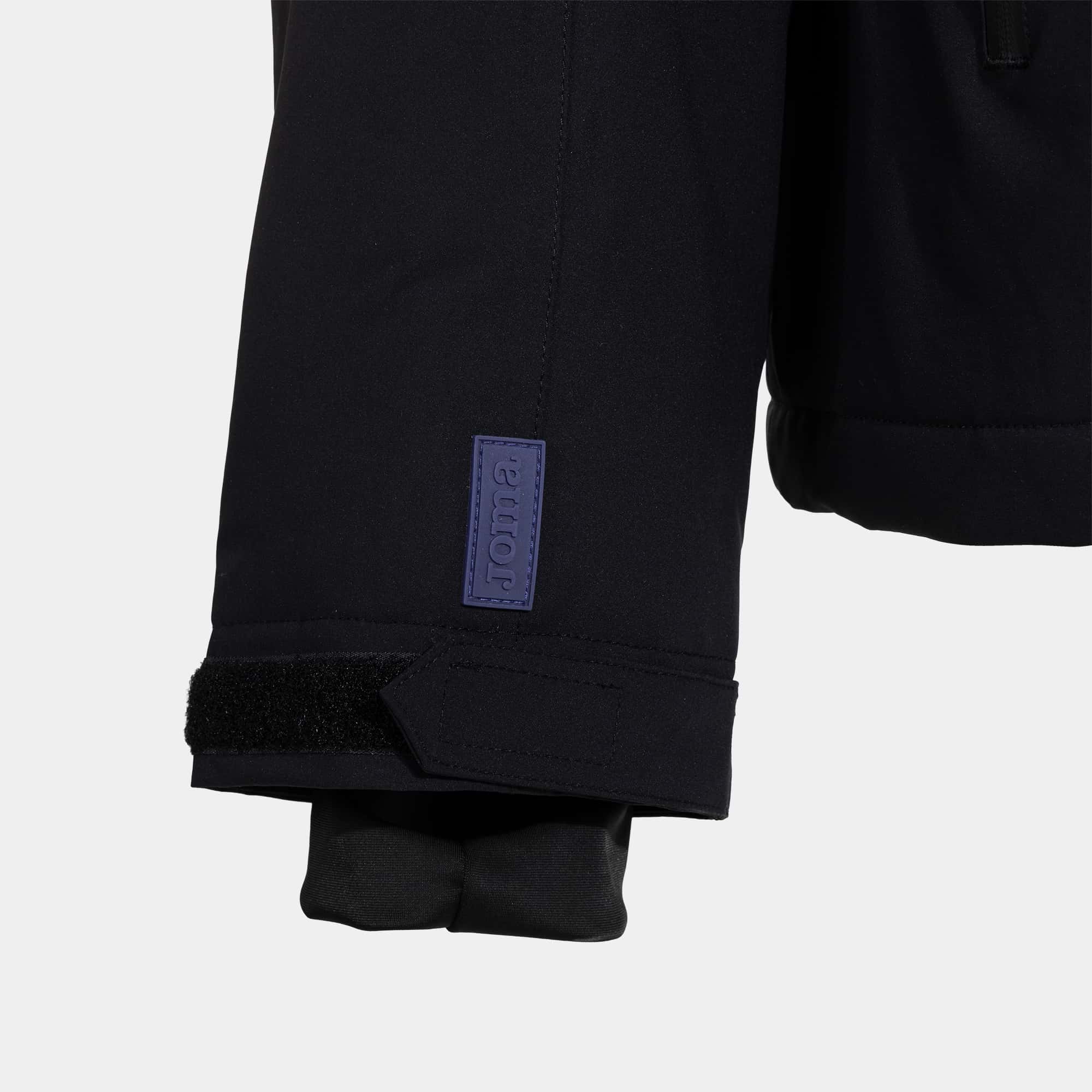 Anorak woman Alpes