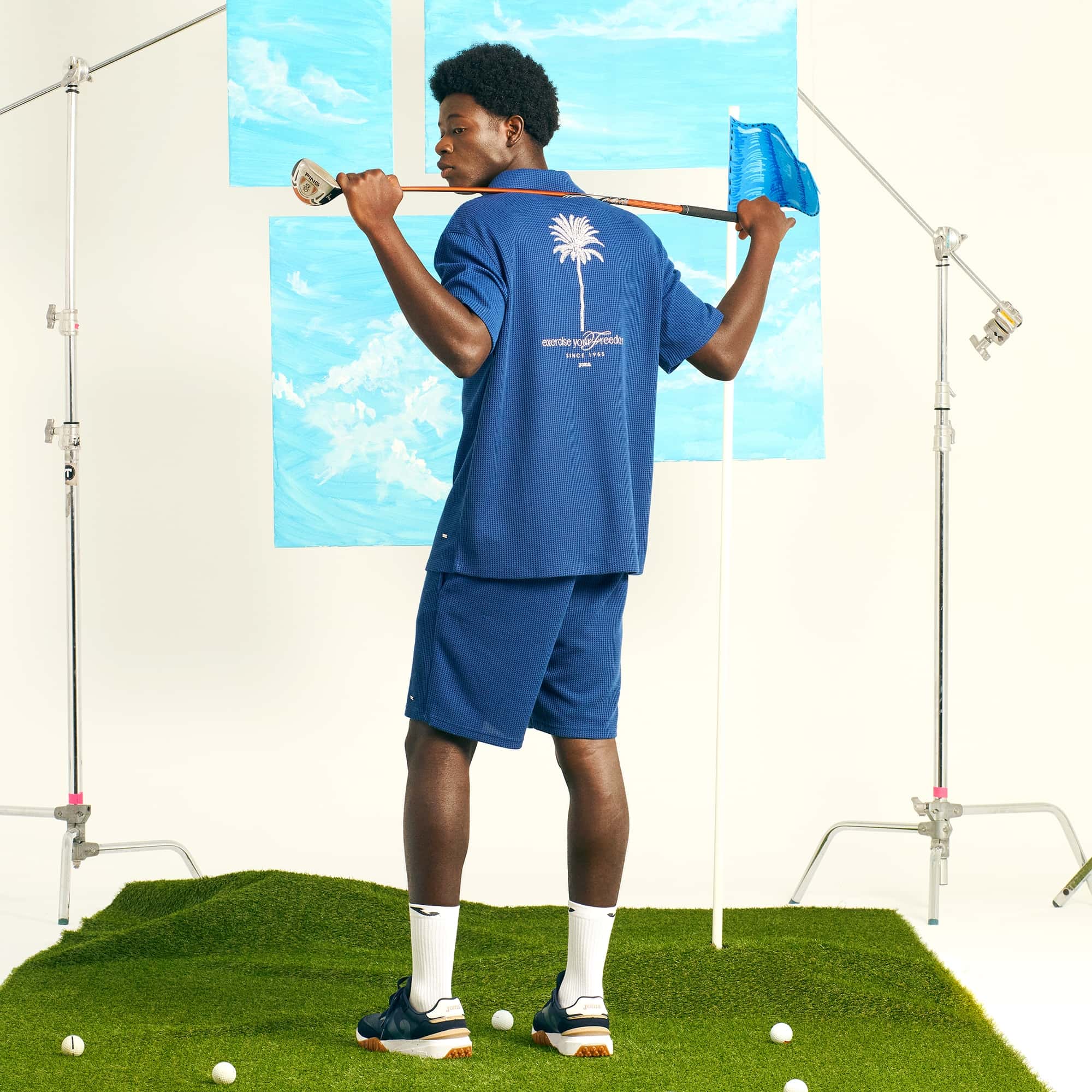 Bermuda shorts man Mimetic
