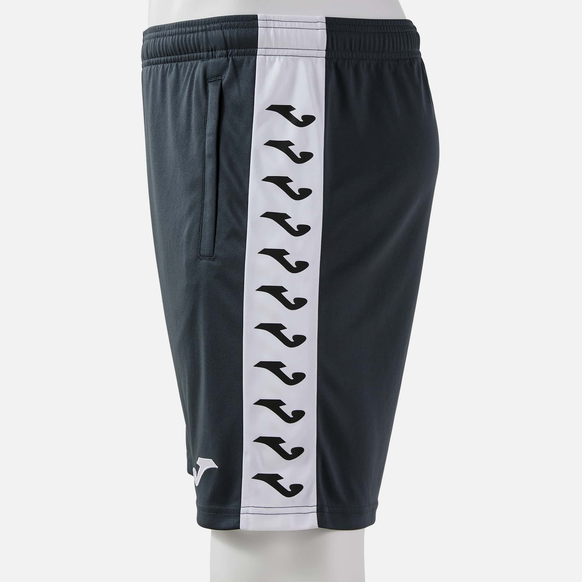 Bermuda shorts man Heroic