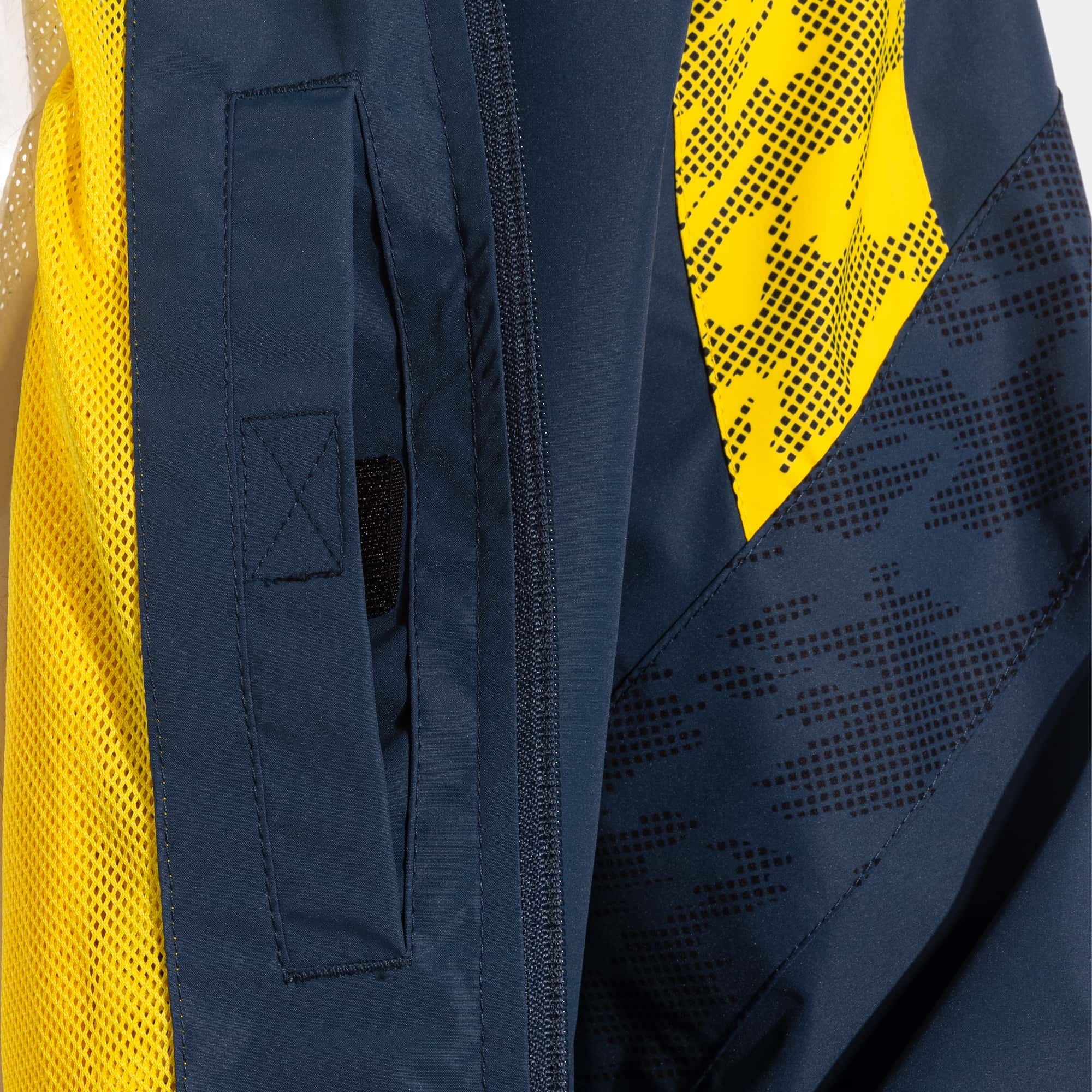 Rainjacket man Champions VIII 