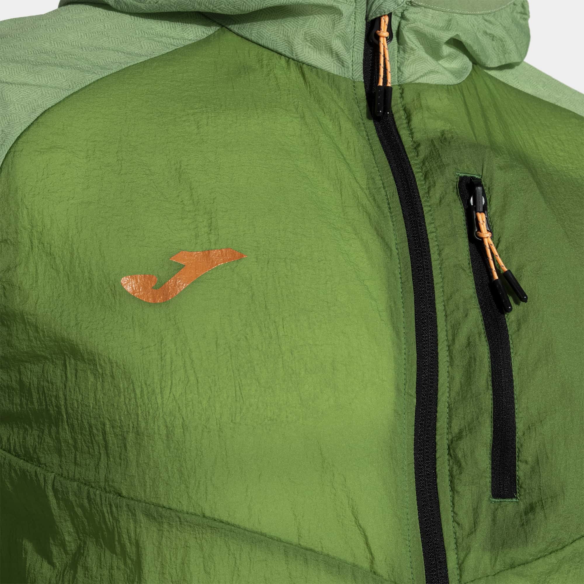 Windbreaker man R-Trail