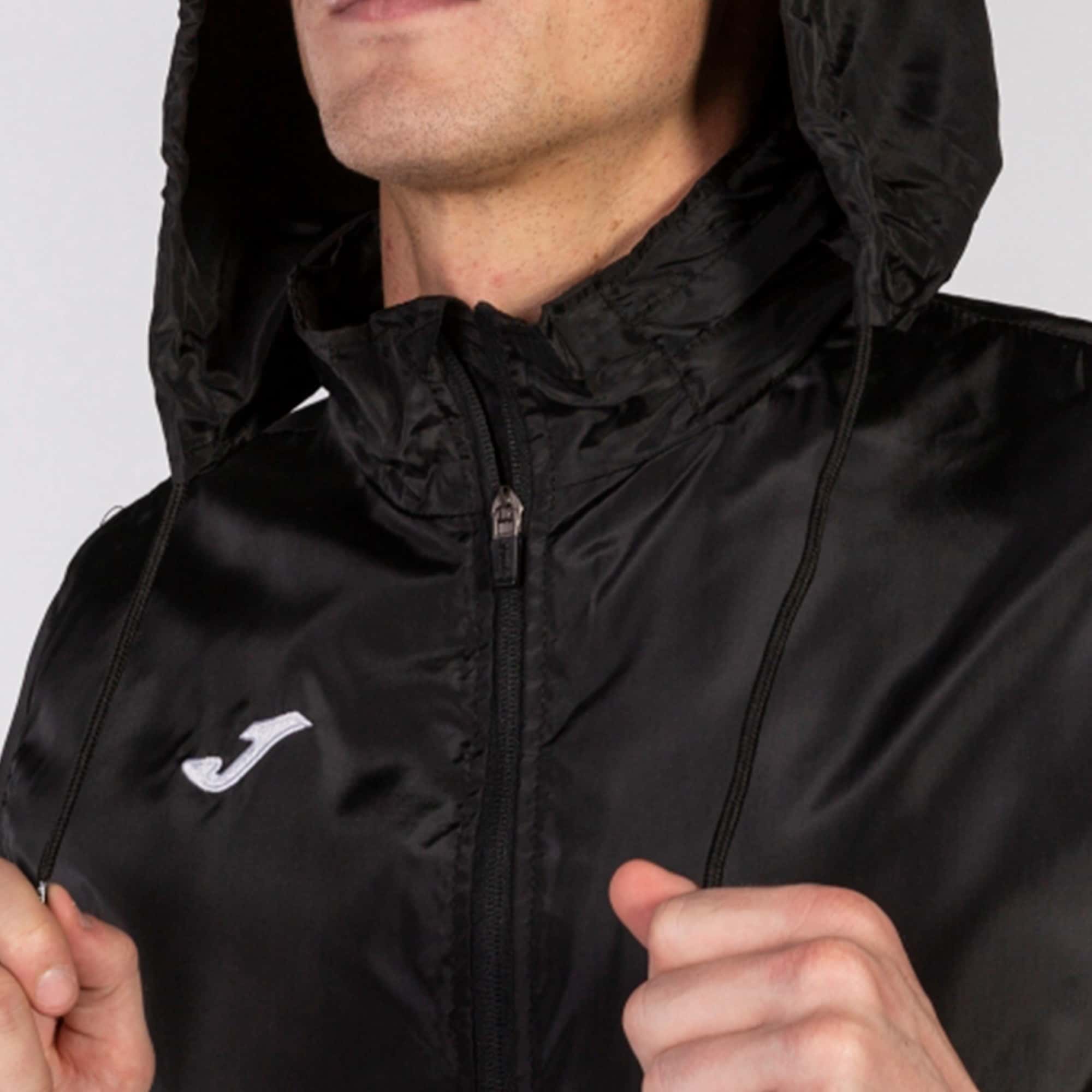 Rainjacket man Iris