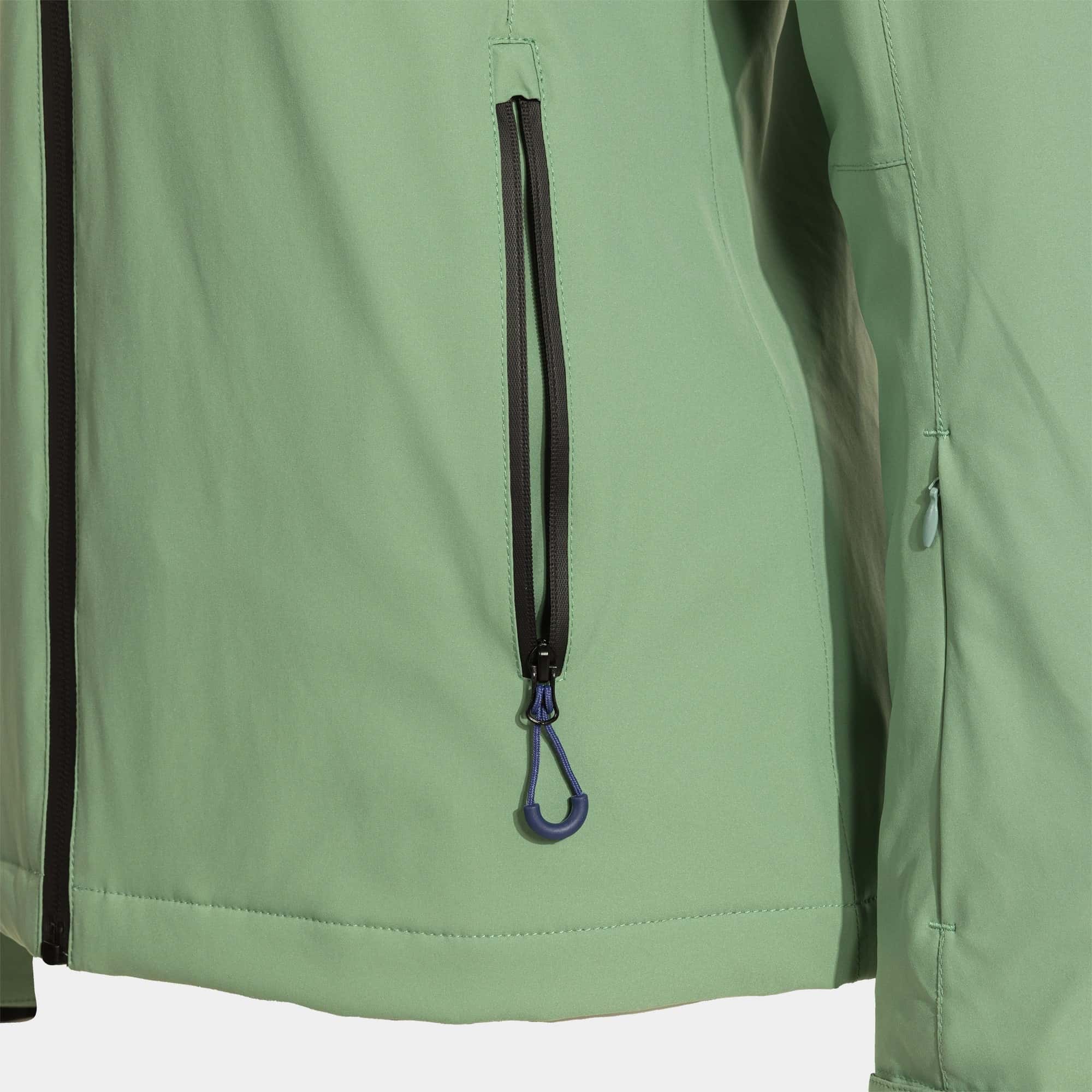 Anorak woman Alpes