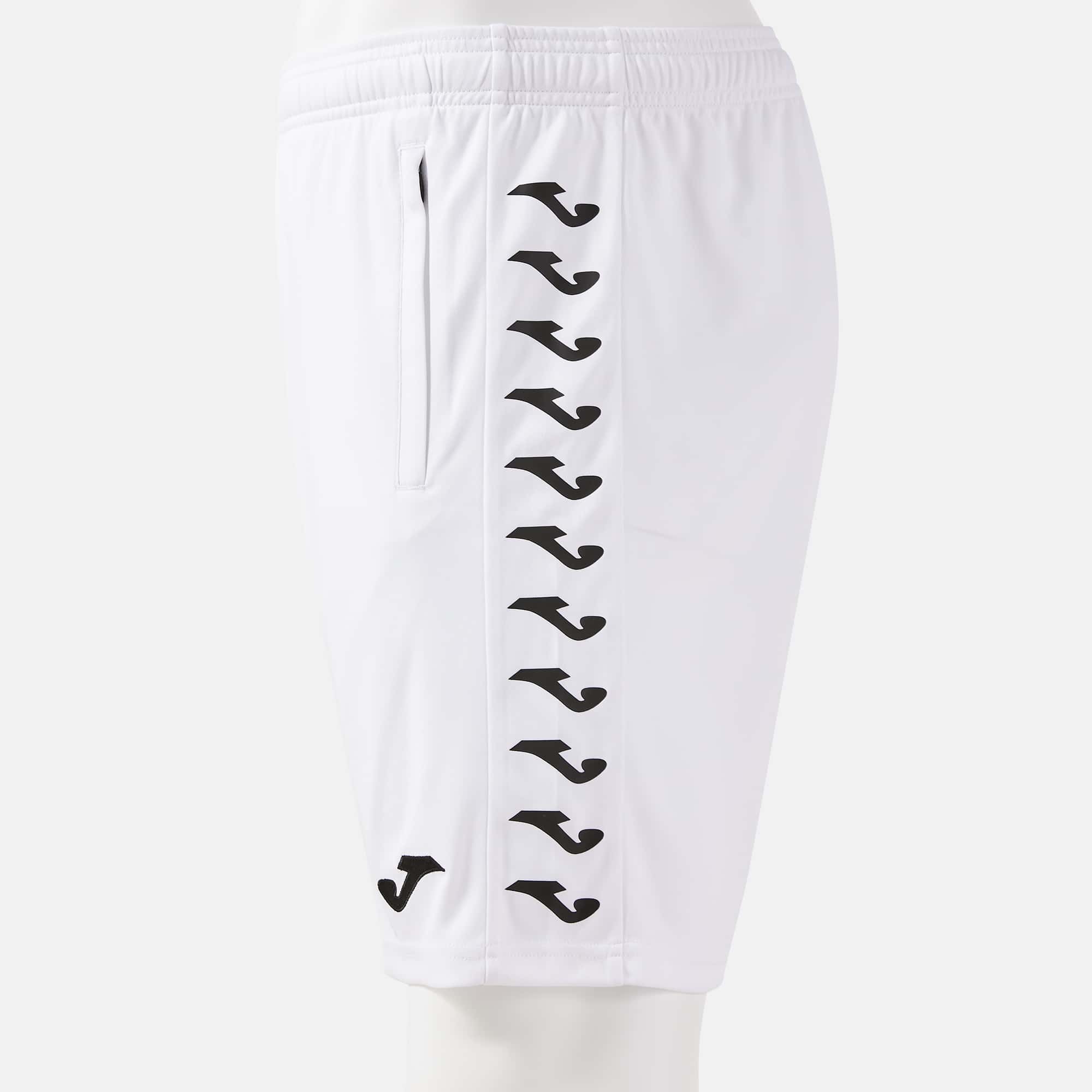 Bermuda shorts man Heroic