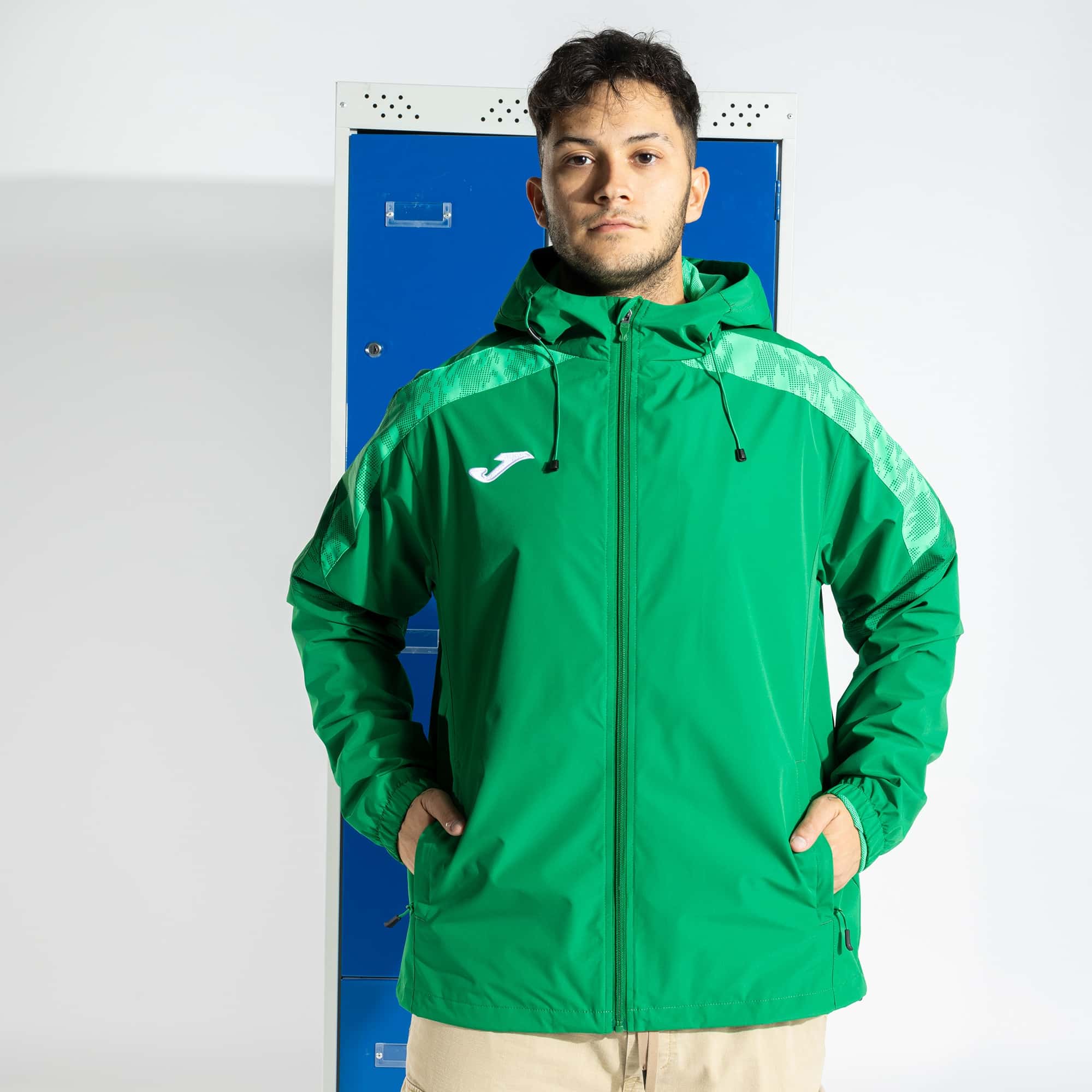 Rainjacket man Champions VIII 