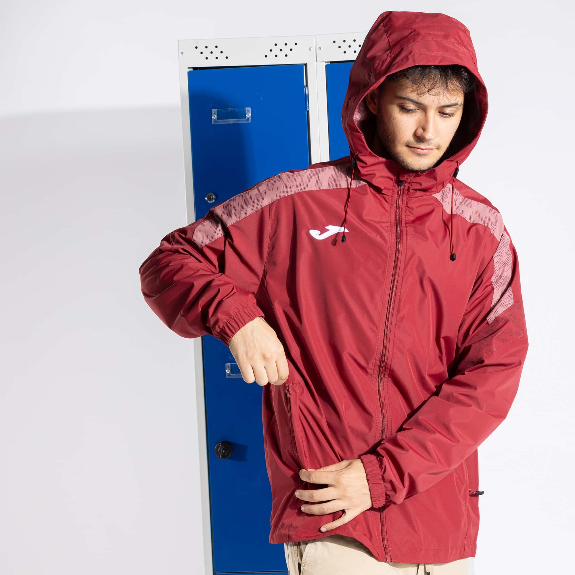 Rainjacket man Champions VIII 