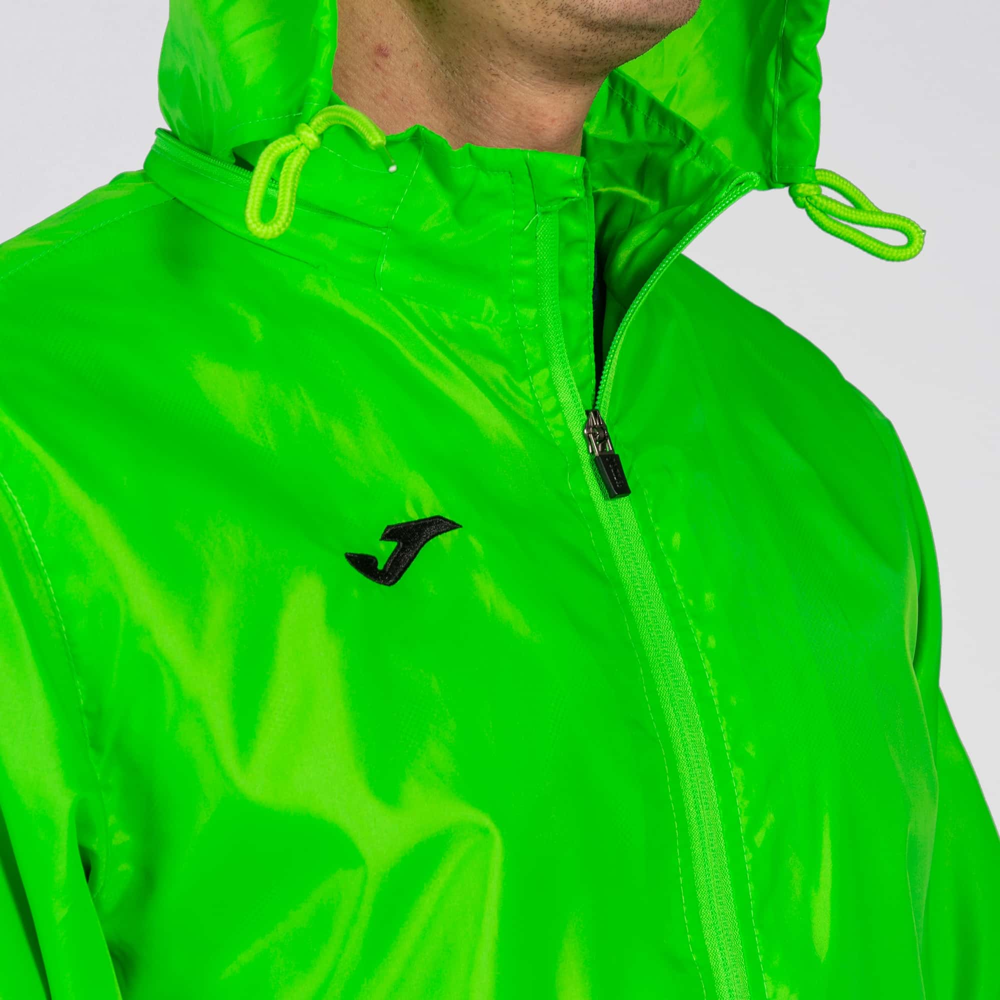 Rainjacket man Iris