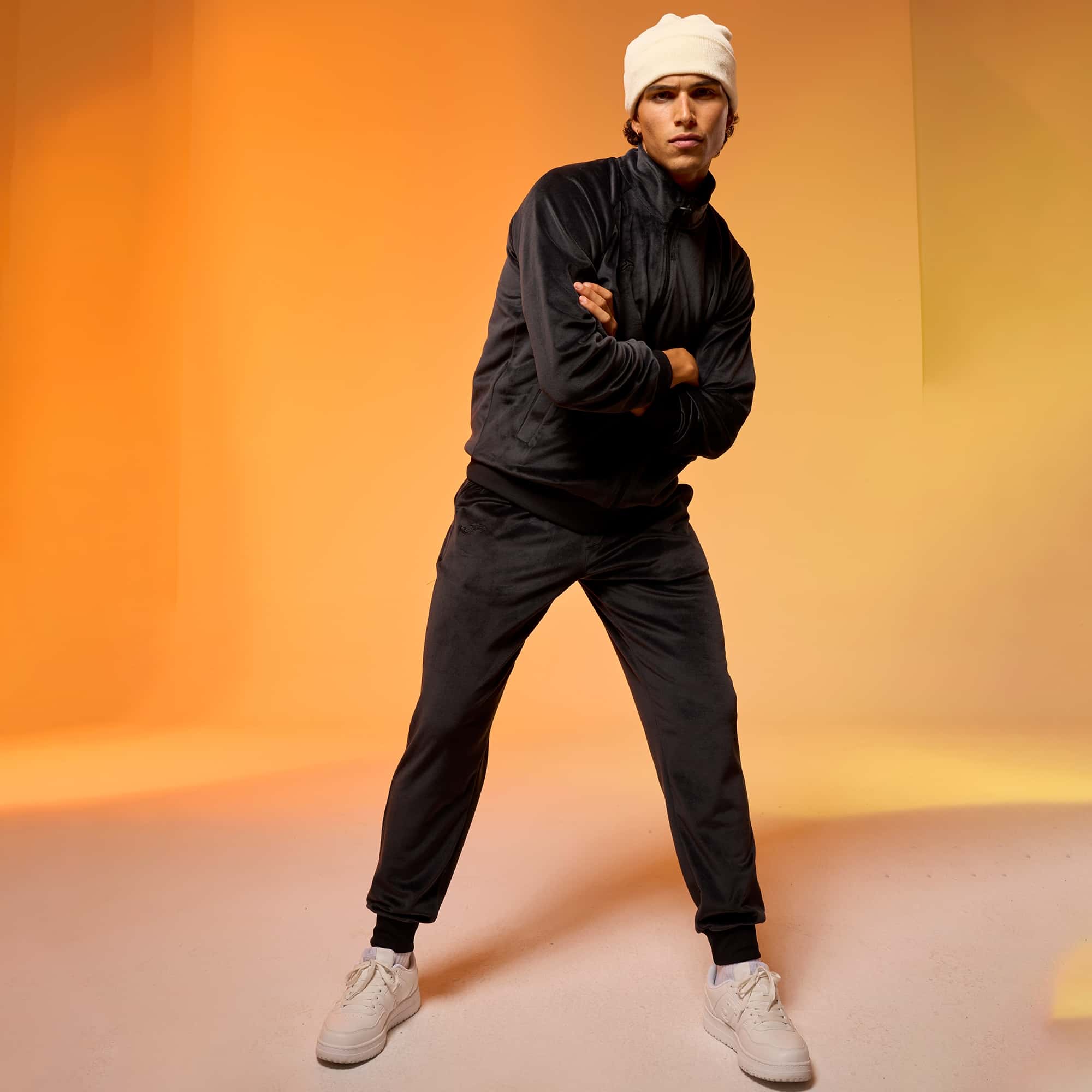 Tracksuit man Step