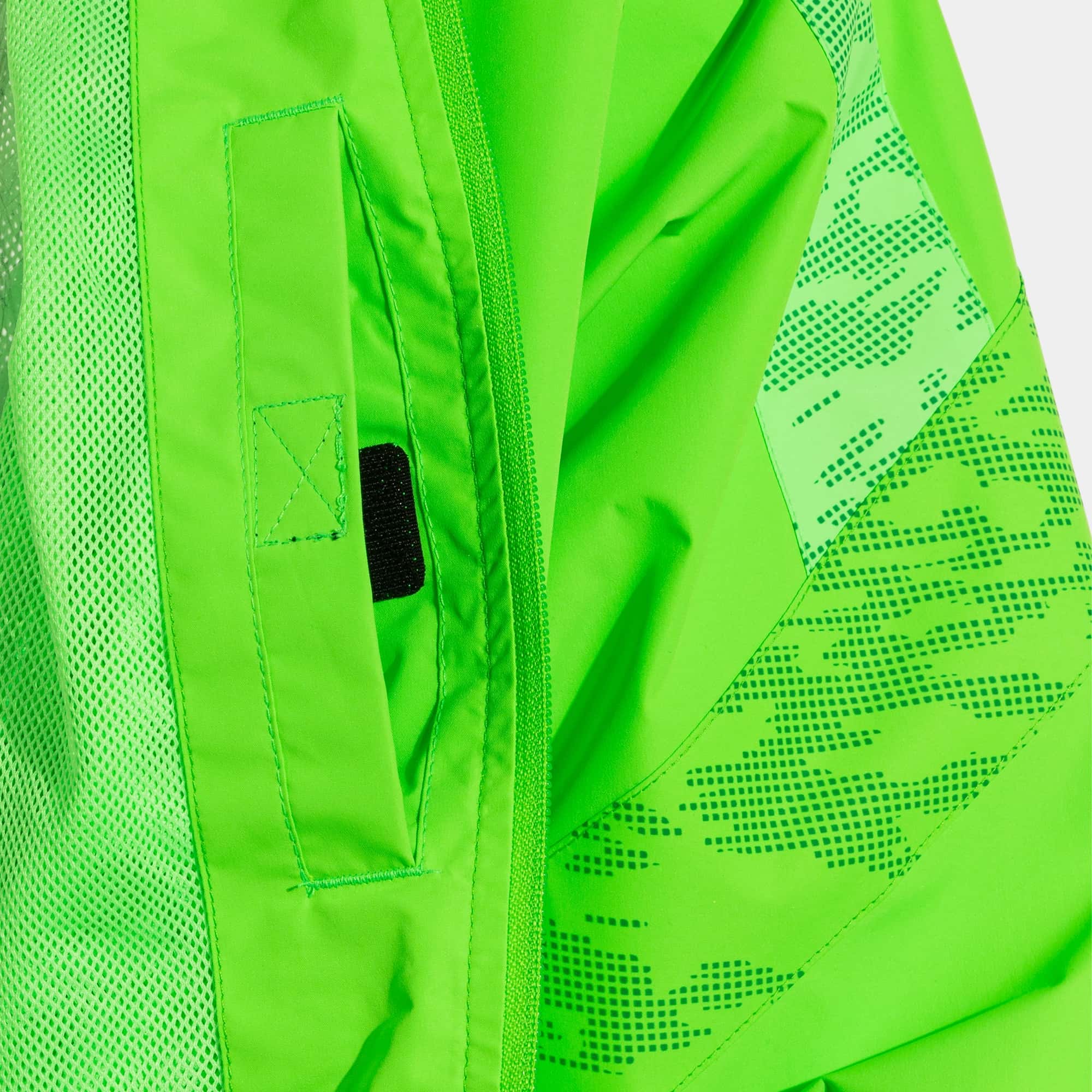Rainjacket man Champions VIII 