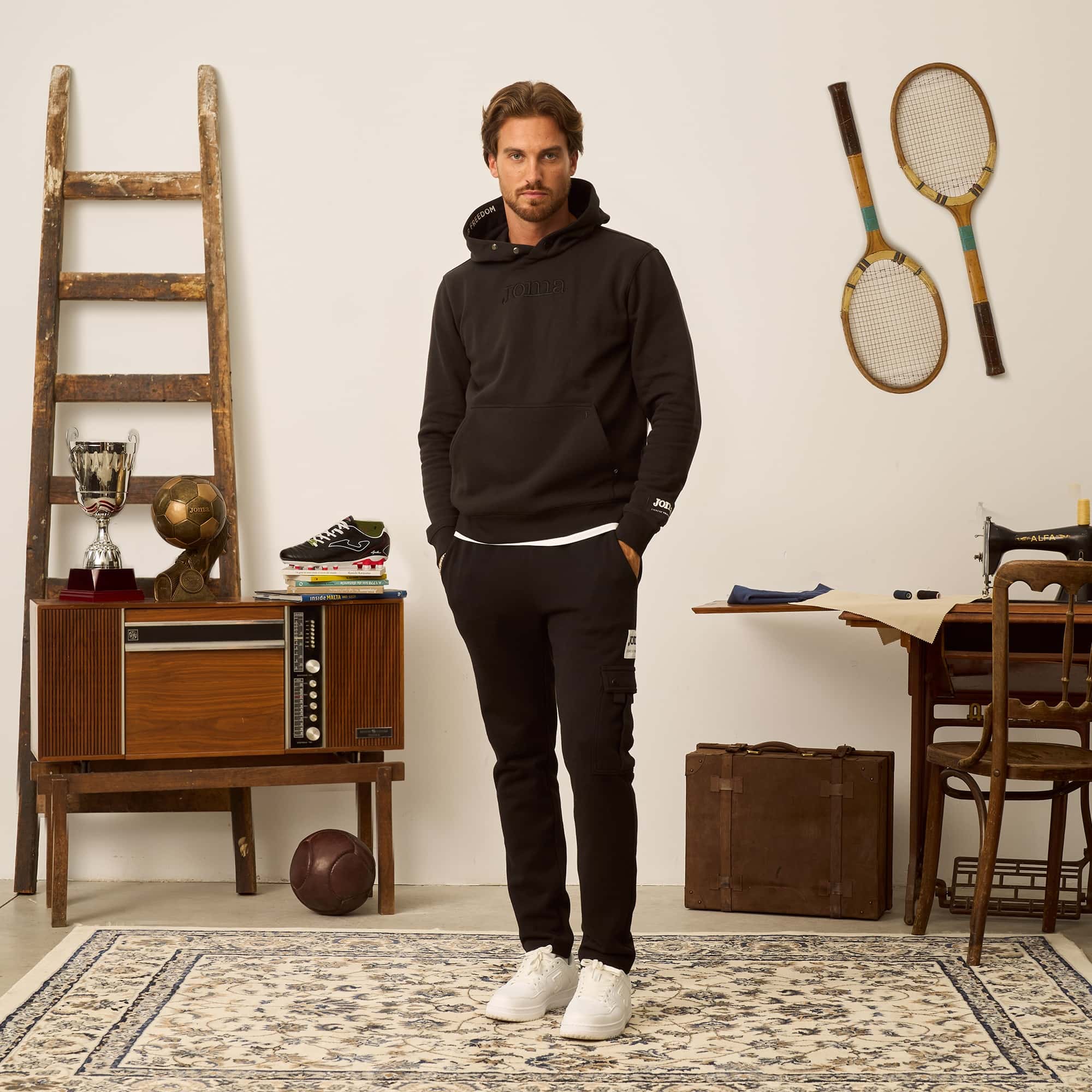 Hooded sweater man Urban Street