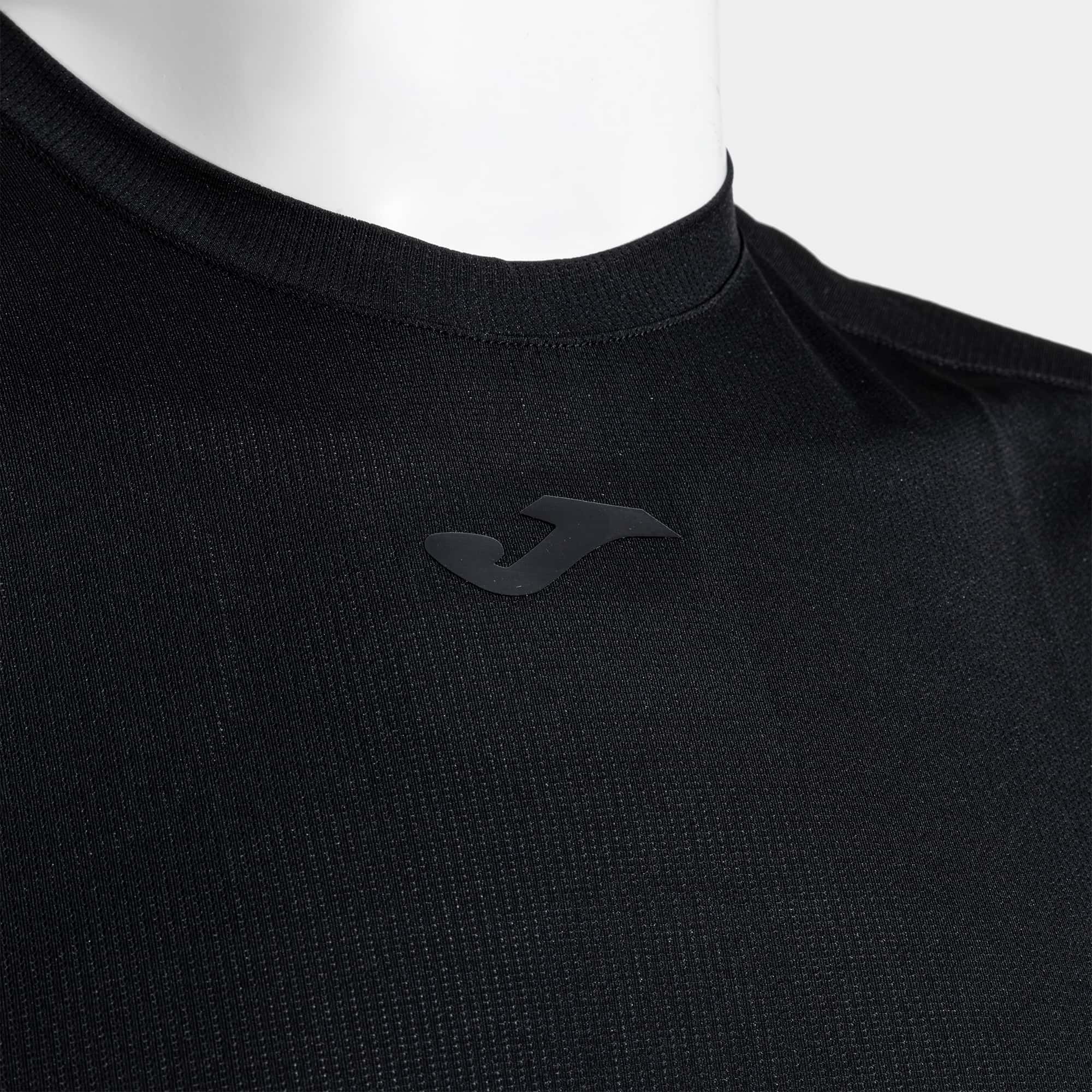 Sleeveless t-shirt man Indoor gym